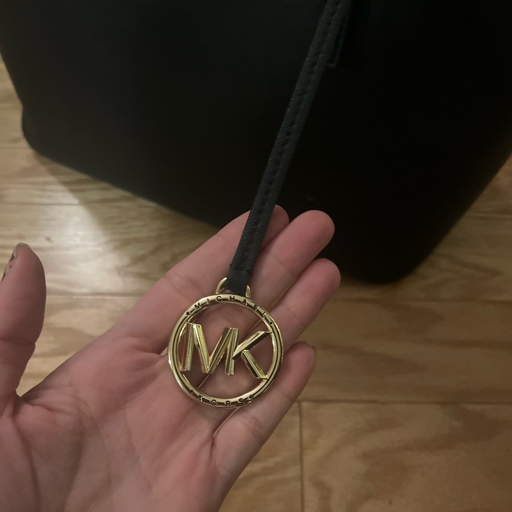 Michael Kors large tote - Picture 2 of 6
